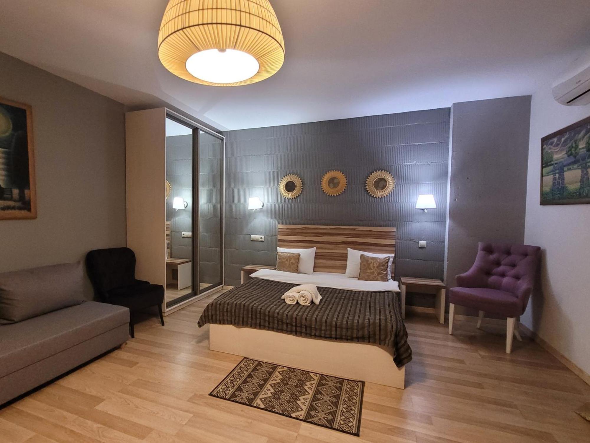 Mini Hotel On Demiivska Kiev Buitenkant foto