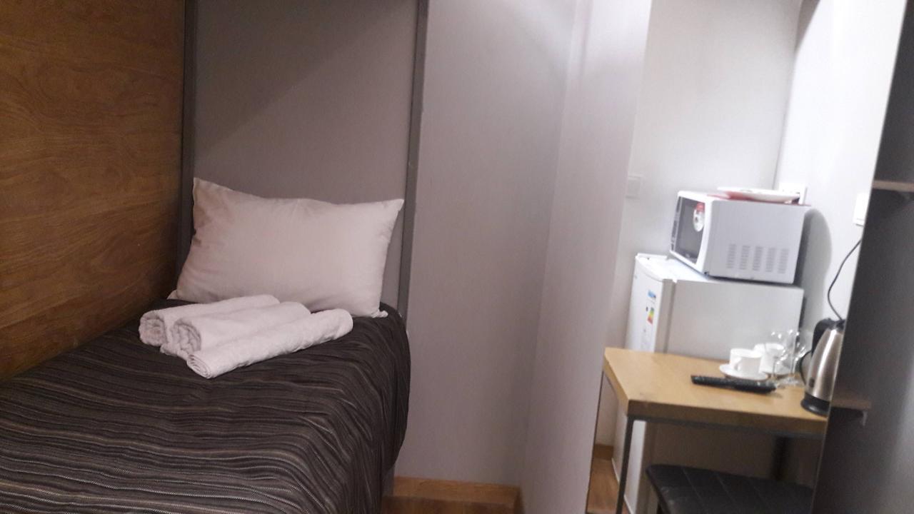 Mini Hotel On Demiivska Kiev Buitenkant foto